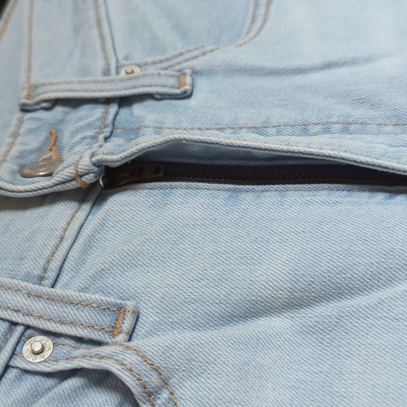 Levi's High Waisted Taper - Picture 7 of 10